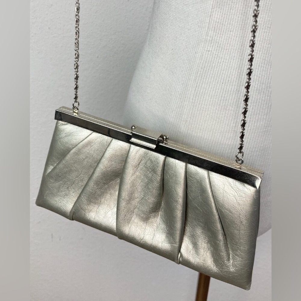 Vintage Gunne Sax Silver Metallic Purse.Hinge Clutch Chain Strap Evening Pleaded